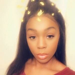 Meet your Posher, Tenesha